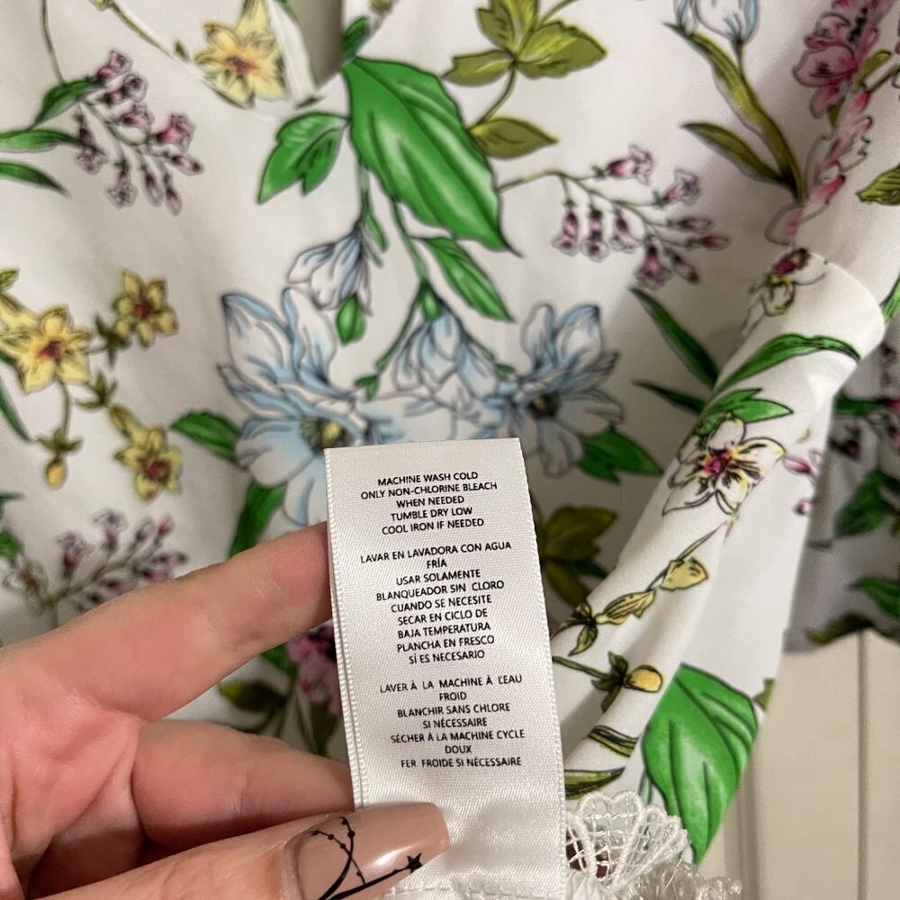 Kut from the Kloth White Floral Blouse with Lace Hem - Picture 7 of 8